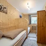 Hacklerhof 1 *